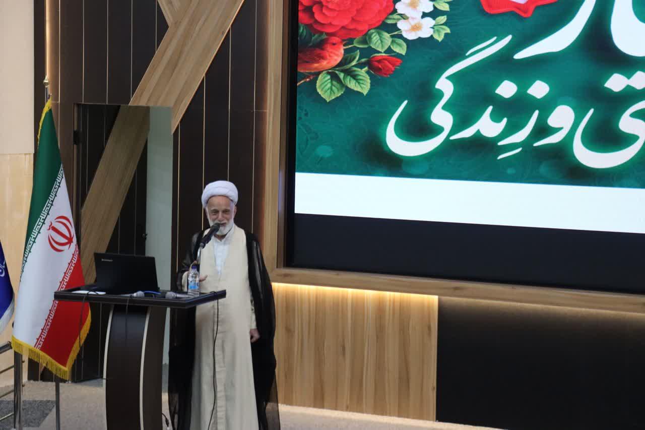 پرستاری از شریف‌ترین جلوه‌های خدمت به انسان و جامعه است